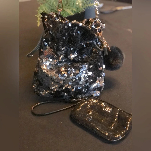 Sequin Cinch Bucket Bag Black Small Purse & Coach Wristlet in Great Condition - Picture 2 of 15